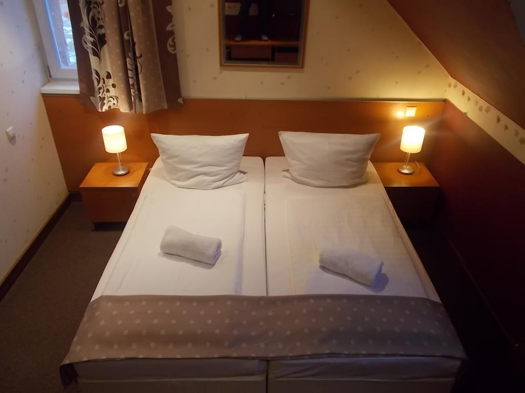 Hotel Vineyard Inn - Szoloskert นาชคานีจา ภายนอก รูปภาพ
