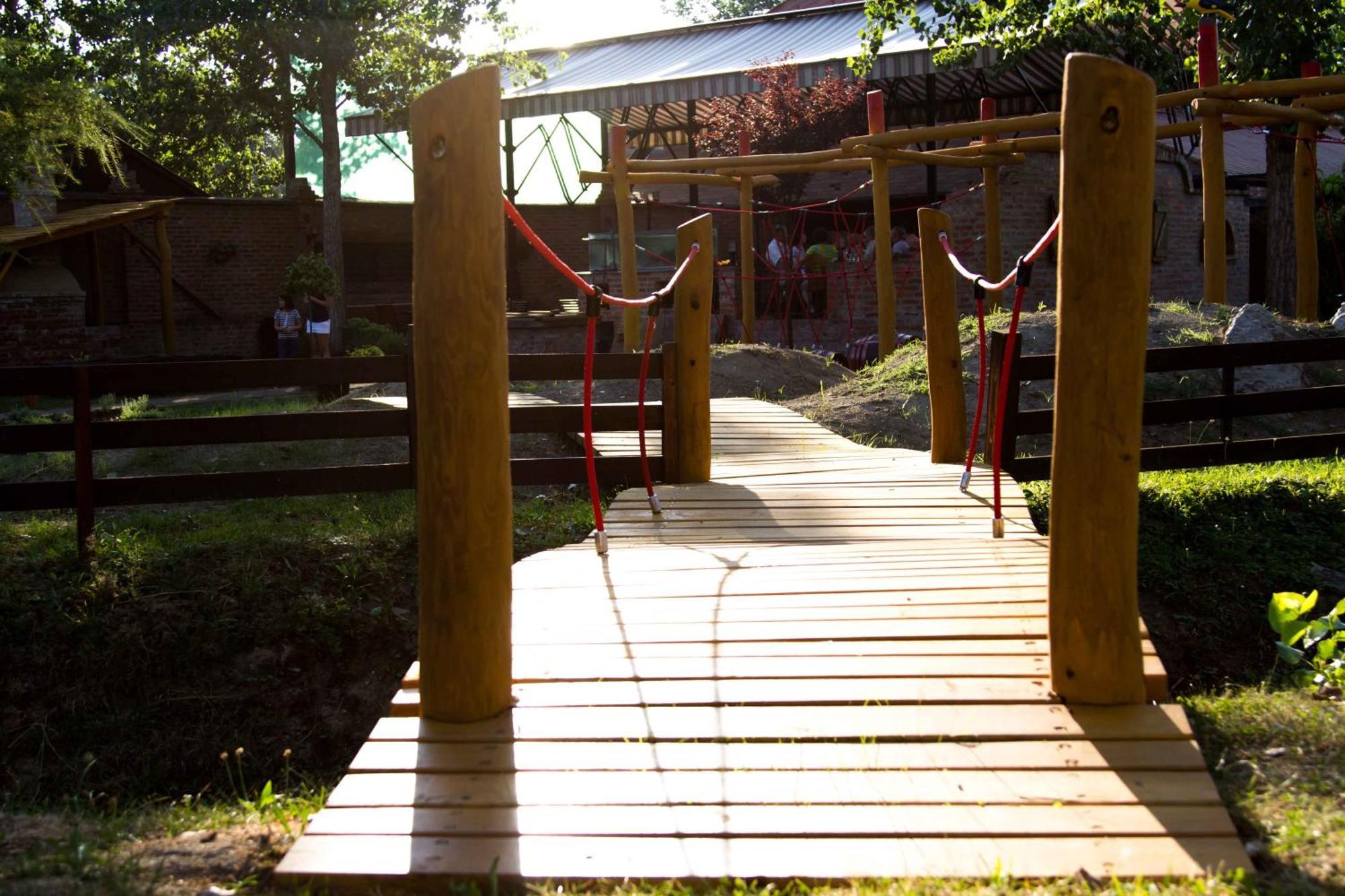 Hotel Vineyard Inn - Szoloskert นาชคานีจา ภายนอก รูปภาพ