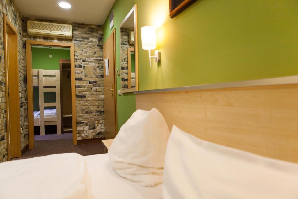 Hotel Vineyard Inn - Szoloskert นาชคานีจา ห้อง รูปภาพ
